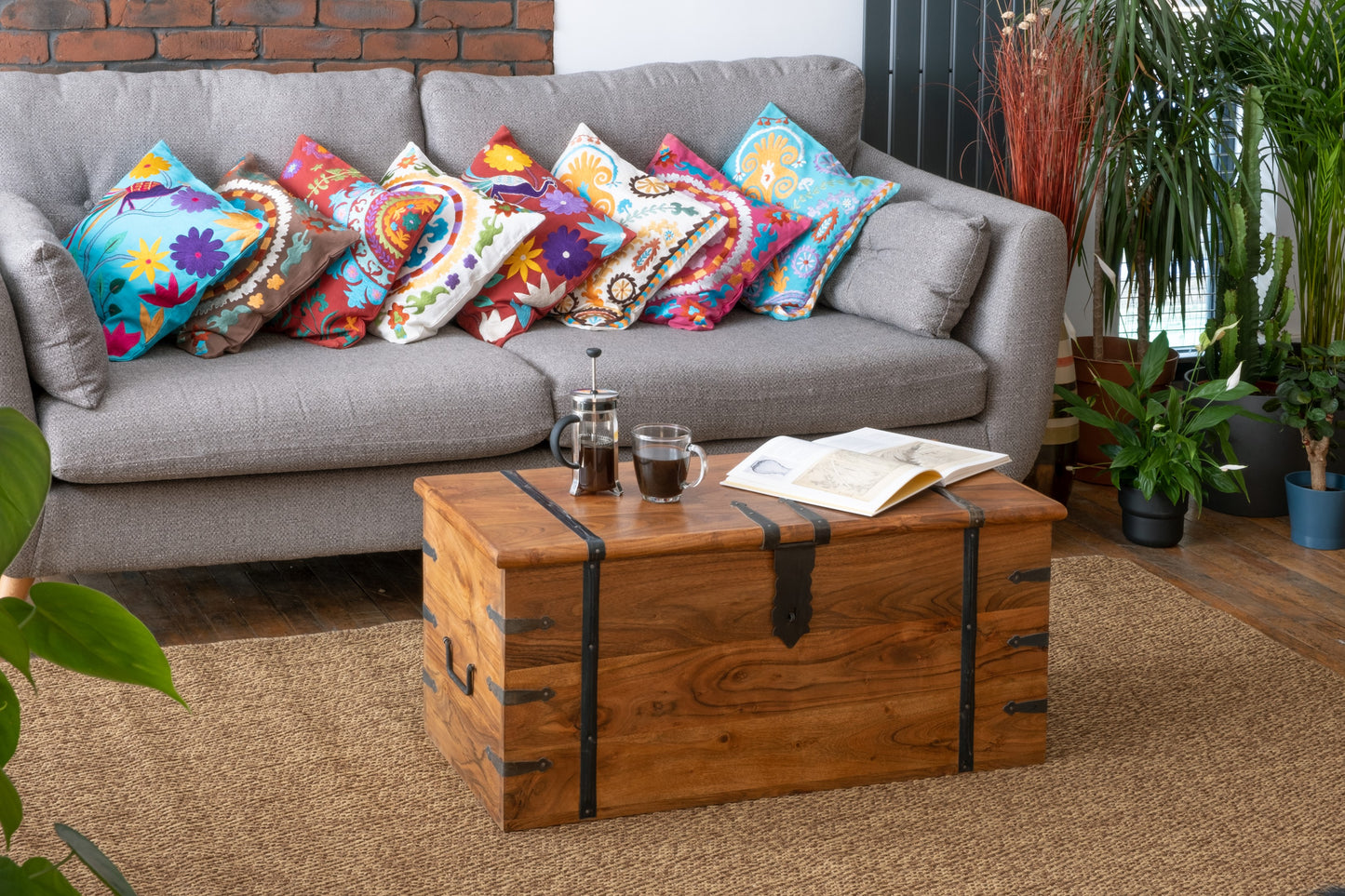 Thakat Classic Acacia  Coffee Table Trunk